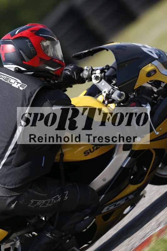 /44 09.08.2025 Plüss Moto Sport ADR/Freies Fahren/255